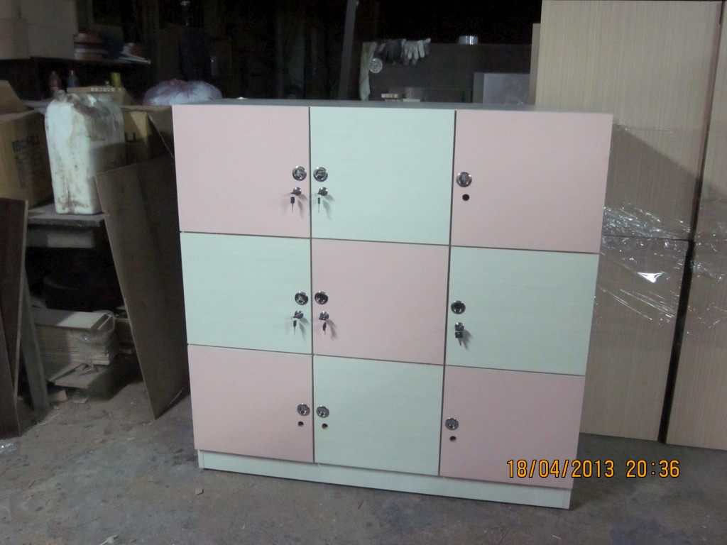 鄭先生訂製的粉紅收納櫃